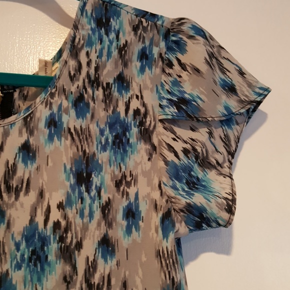 JAPNA BLOUSE WITH TULIP SLEEVES - Picture 3 of 4